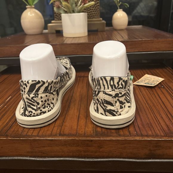 SANUK WOMEN’S SIZE 6 SHORTY LEPPATYGA ANIMAL ZEBRA SLIP ON SHOES NEW RARE - Picture 5 of 7